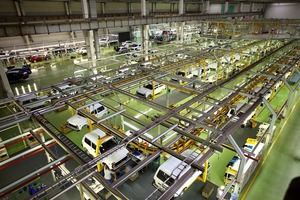 Производство Lada приостанавливается из-за нехватки чипов