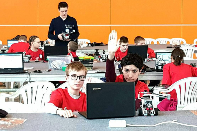 Робототехники Узбекистана привезли победу с московского PROFEST