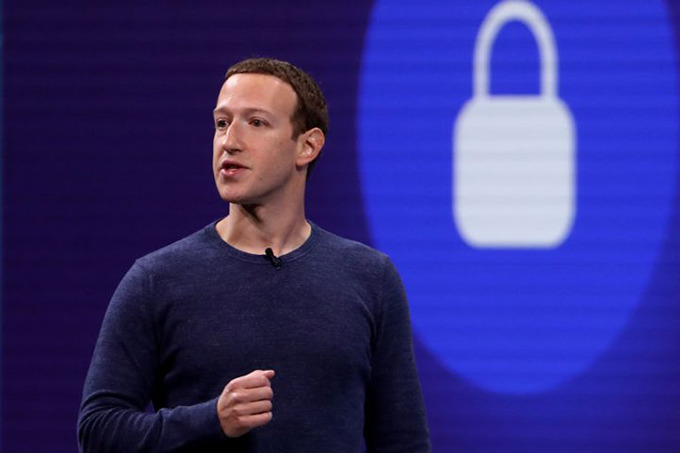 От Марка Цукерберга потребовали покинуть пост главы советов директоров Facebook