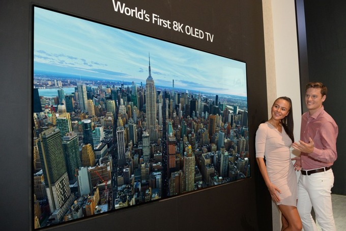 LG показала первый в мире OLED-телевизор с разрешением 8K