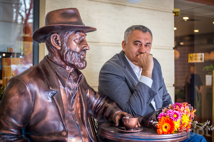 Ayollarning eshaklaridagi katta siklar LEDlarning silliq yonishi va sonishi: eng oddiy sxema