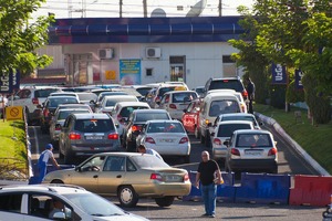 Минэнерго решило пока не ограничивать подачу газа на автозаправки Ташкента