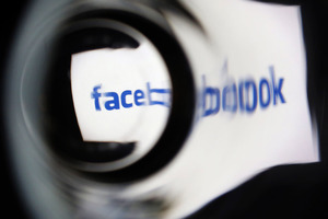 Facebook с 1 октября начнет блокировать рискованные для себя посты