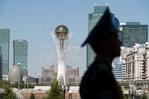 Платежи российских фирм в банках Казахстана замедлились — РБК