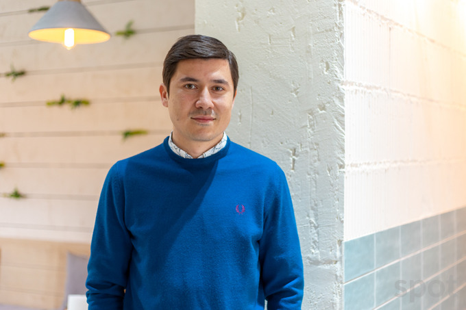 Yapon jinsiy tibbiyot Natasha Romanoff porno sirdagi qora beva ayol sifatida