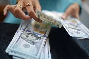 ЦБ предлагает ужесточить условия покупки инвалюты юрлицами