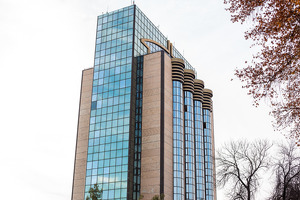 “Bu ko‘p miqdorda pul qo‘yishni cheklamaydi” — Markaziy bank kafolatlangan omonatlarning cheklanishi haqida