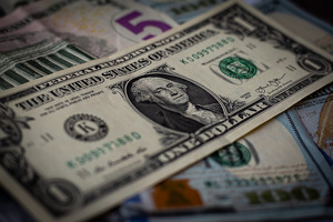 Что происходило на валютном рынке Узбекистана в 2022 году