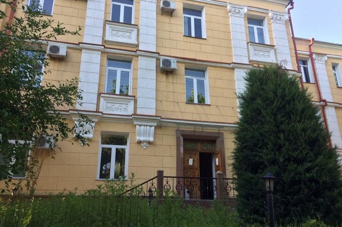 Трехэтажное здание в центре Ташкента выставили на аукцион по стартовой цене в 15 млрд сумов