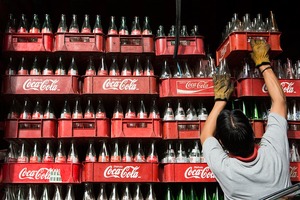 Coca-Cola AQShda shakar tanqisligi sababli ishlab chiqarishni cheklaydi