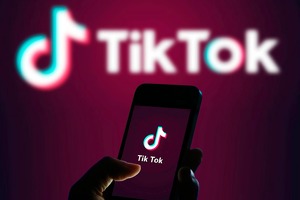 TikTok 60 daqiqalik videolarni yuklashni sinovdan o‘tkaza boshladi
