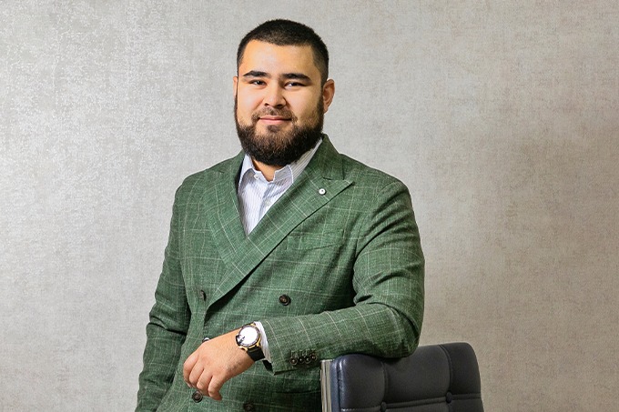 «Немногие компании решаются на яркую активность» — Азизбек Умаралиев о рекламном рынке Узбекистана