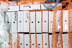 Узбекистанцы обвиняются в контрабанде техники Apple на $50 млн