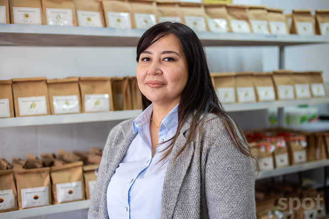 Как Зилола Муминджанова вырастила из ремесла отца семейное производство БАДов