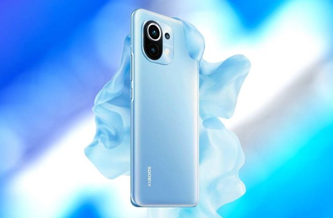 Xiaomi выпустит смартфон без зарядки в комплекте. Ранее компания высмеивала за это Apple