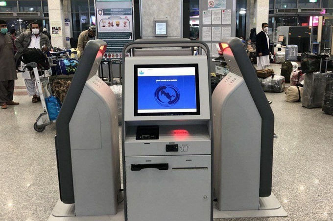 В ташкентском аэропорту установили киоски самостоятельной регистрации
