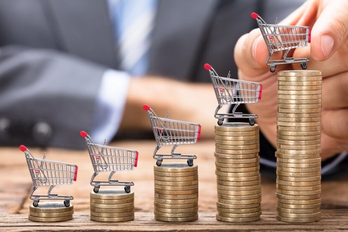 По всему миру ускоряется инфляция. Что на неё влияет и к чему это приведёт