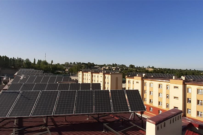 На многоэтажках Намангана устанавливают солнечные панели
