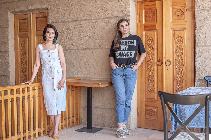 Основательницы HALVA Камила Алиева (слева) и Камилла Галиакбарова