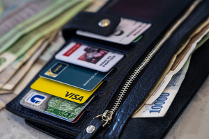 Oktabr oyi uchun pensiyalar bank kartalariga qachon tashlab berilishi ma’lum bo‘ldi