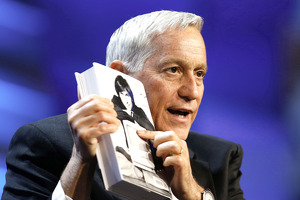 “Stiv Jobs” asari muallifi Ilon Mask haqida avtobiografik asar yozmoqda