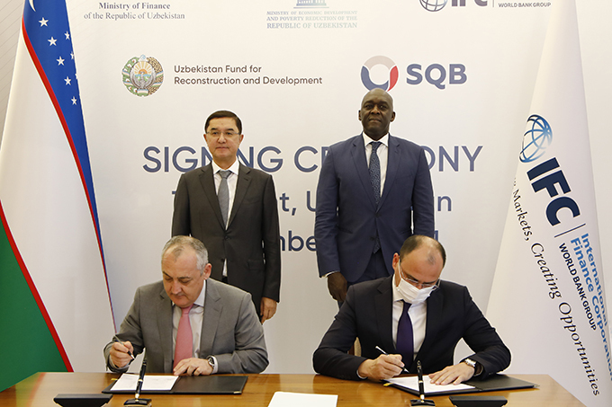 «Узпромстройбанк» и МФК подписали пакет соглашений о выделении банку кредита