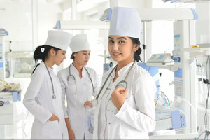 Самозанятым разрешили работать медсёстрами