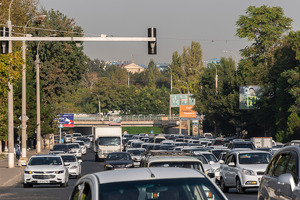 Спрос на авторынке в марте несколько снизился, но остаётся высоким
