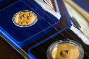 Markaziy bank oltin va kumushdan yasalgan esdalik tangalarining barcha zaxiralarini sotdi