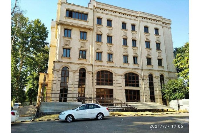 Здание возле театра «Ильхом» выставили на повторные торги