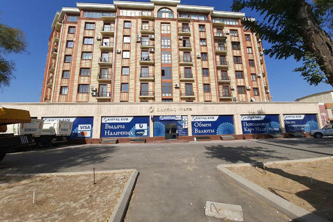 В Ташкенте выставили на торги недостроенный офис Ravnaq Bank