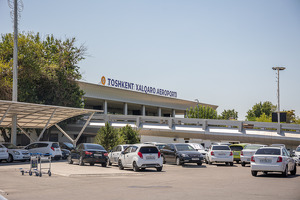 В аэропорт Ташкента ищут оператора рекламных конструкций