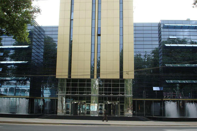 Первый таджикистанский банк открыл представительство в Узбекистане