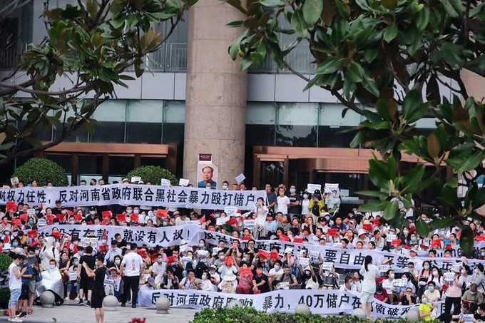 Xitoy banklari yuzlab milliard dollar yo‘qotishlari mumkin