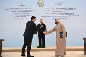 Грузовой терминал аэропорта и СЭЗ Навои передали компаниям из ОАЭ