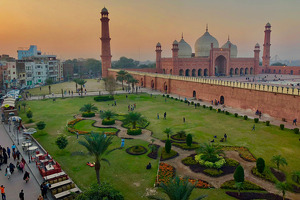 Пакистан отменил визовые сборы для туристов из Узбекистана