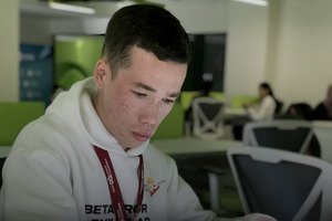 Oyiga $700 topayotgan qoraqalpog‘istonlik IT-mutaxassis Niyetulla Abdullayev hikoyasi