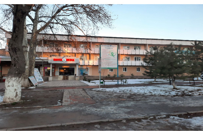 В Газалкенте на продажу выставили часть бывшей гостиницы «Радуга»