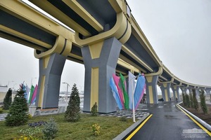 Под надземными линиями метро создадут автостоянки на 2700 машин