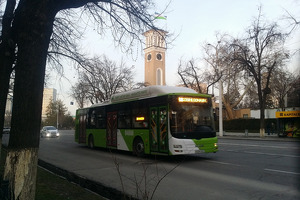 Для водителей вводятся штрафы за езду по тротуарам и полосам «А»