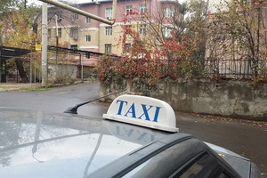 Самозанятым разрешат работать в такси на постоянной основе