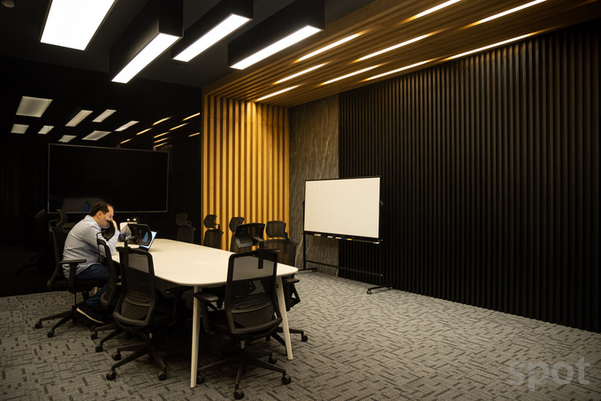 humans, humans uz, ofis