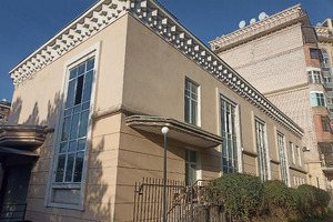 Grand Mir mehmonxonasi hududidagi noturar joy binosi qarzlari uchun sotuvga qo‘yildi