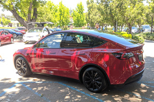 Tesla выпустила «бюджетные» версии электромобилей Model 3 и Model Y