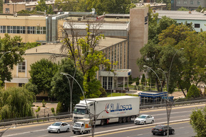 Грузовики планируется штрафовать за езду по крайней левой полосе