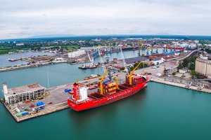 Prezident yirik port shaharlarda O‘zbekistonning savdo uylarini ochish zarurligini qayd etdi