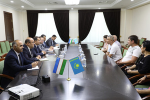 Qozog‘istonning poyabzal fabrikasi O‘zbekiston kompaniyalari bilan hamkorlik qiladi