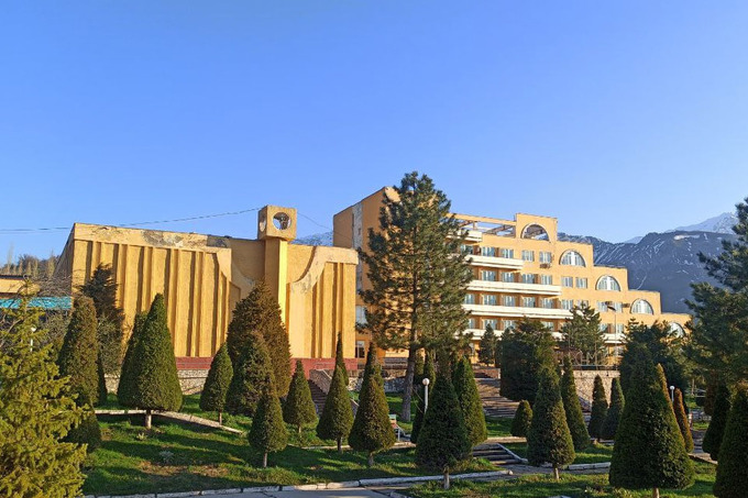 Бывший санаторий Минобороны на Чарваке выставили на новые торги