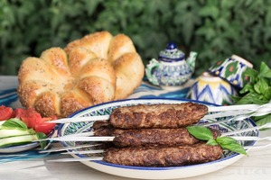 Уточнено: «гиждуванский шашлык» оформлен как географический указатель