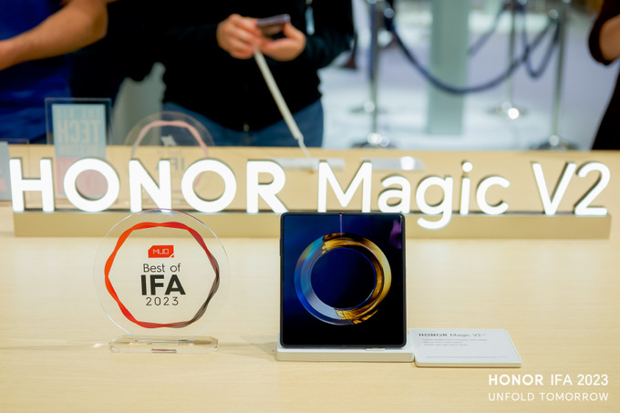 honor magic v2, реклама